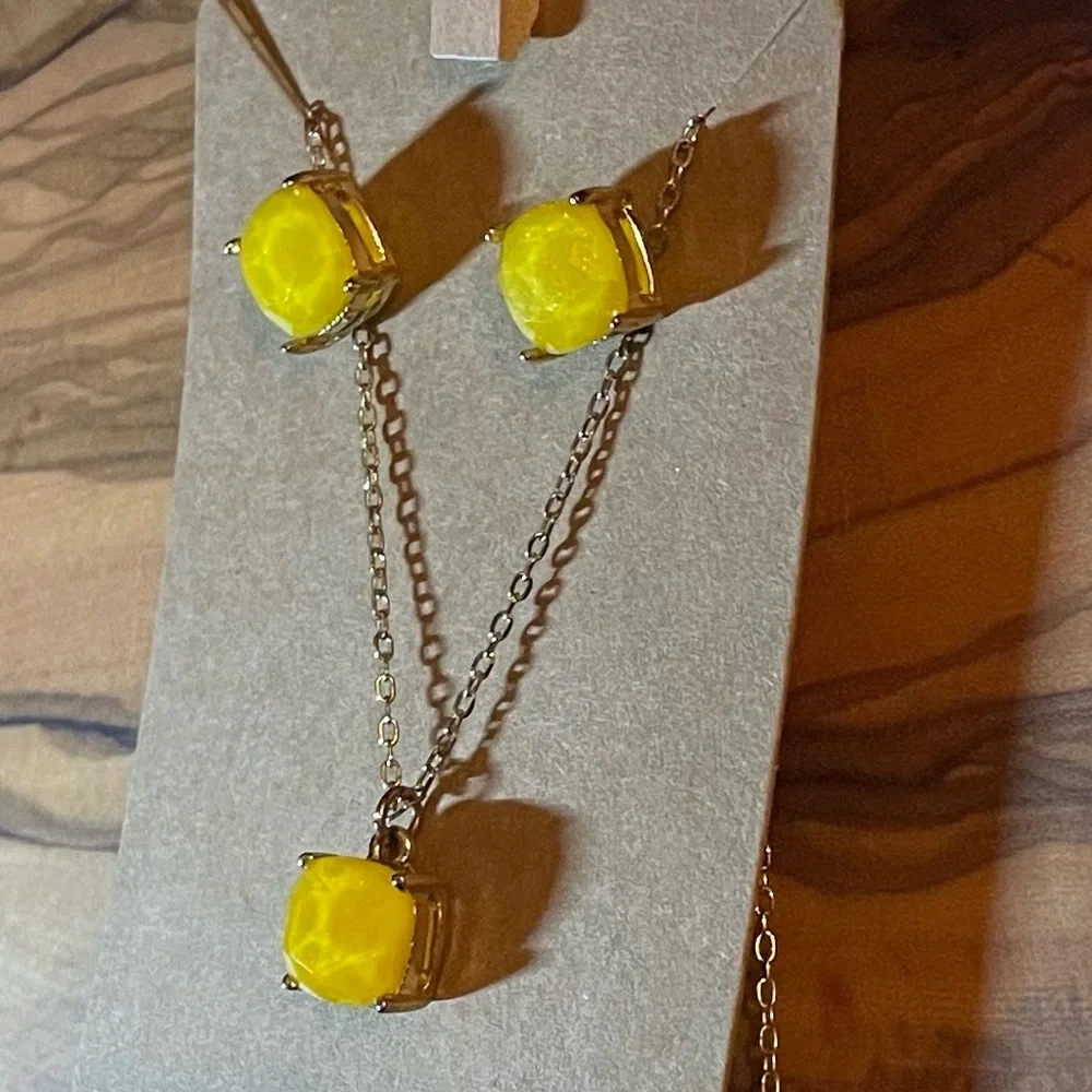 Elegant Yellow Gem Necklace and Earrings
